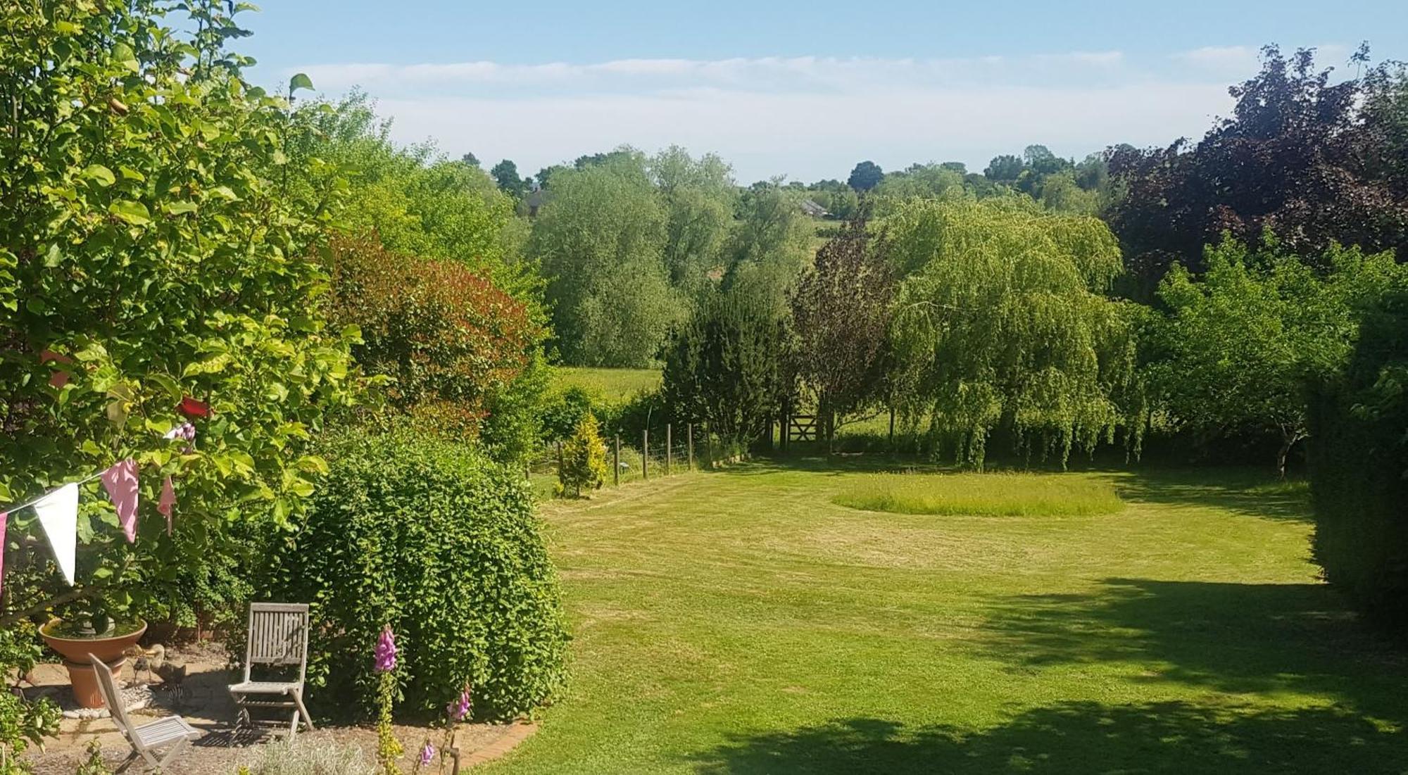 Redroofs Bed & Breakfast Tenbury Exterior photo